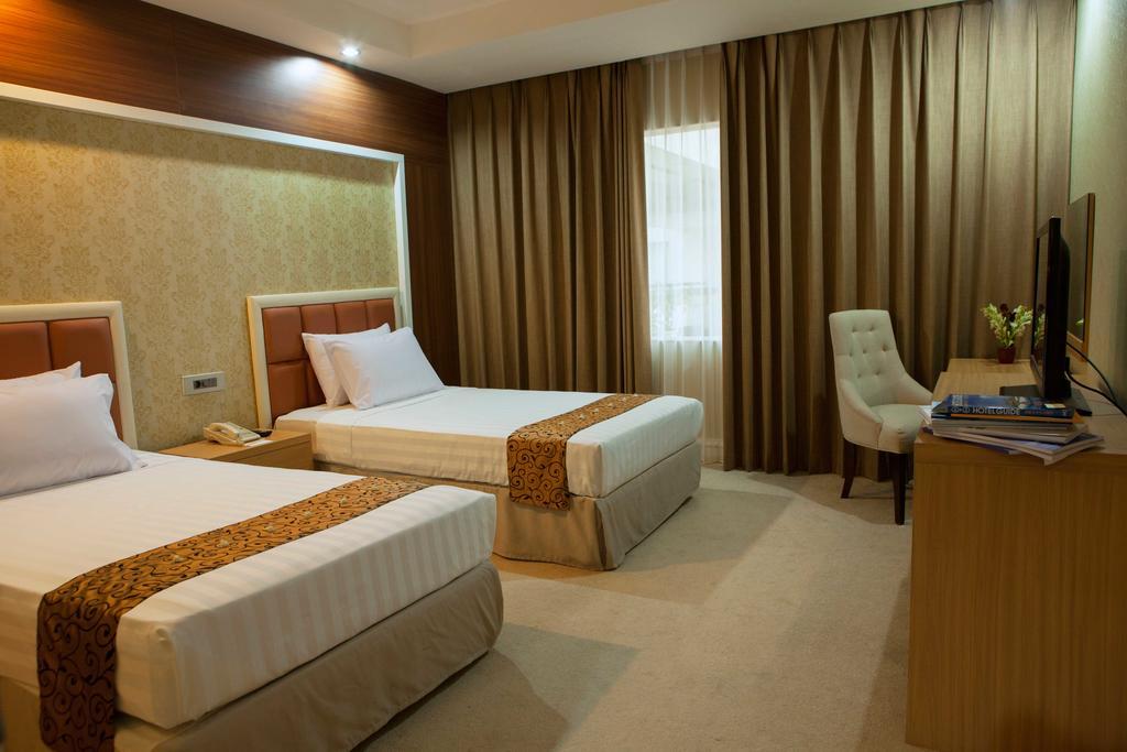 Surabaya Suites Hotel Powered By Archipelago Luaran gambar